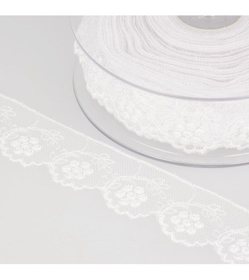 Embroidered tulle flowers 32mm white per meter