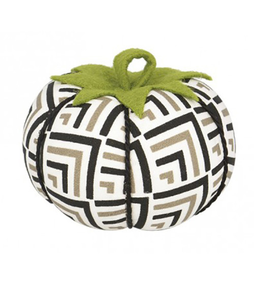 Brown and black geometric print pin tomatoes