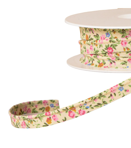 Small Liberty style flower piping 10mm ecru per meter