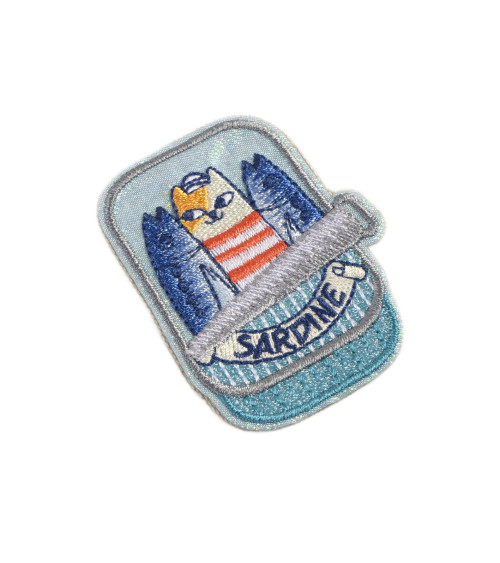 Iron-on badge cat in sardine can 4.5cm x 5.5cm