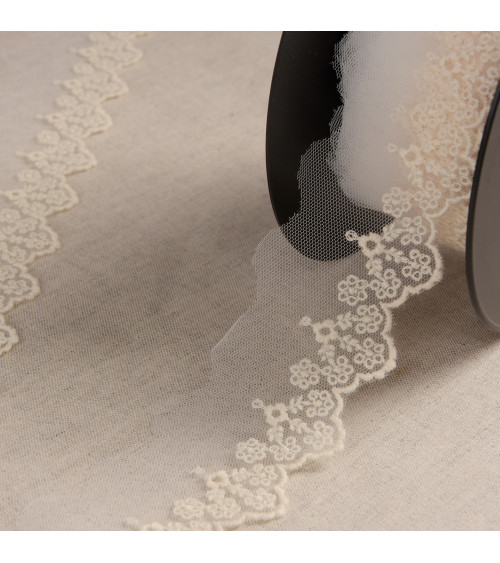 Tulle embroidered with ecru flowers 45mm per meter made in Europe