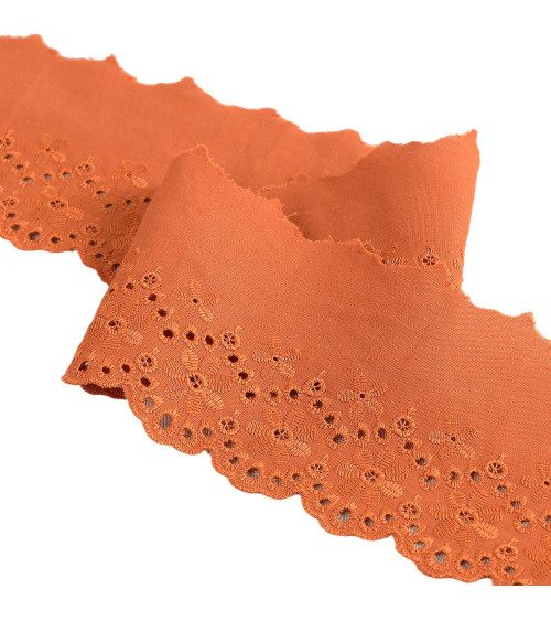 Bobbin 14.6m scalloped flower embroidery rust orange 80mm