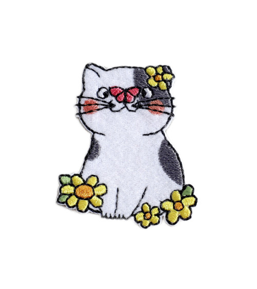 Set of 3 cat badges with white flower 3.5cm x 4.5cm