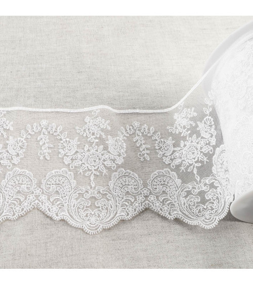 Tulle embroidered with shiny scalloped flowers 143mm ecru per meter