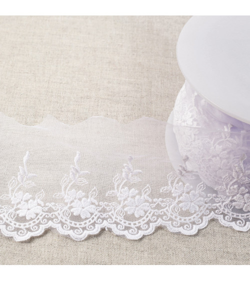 Tulle embroidered with scalloped flowers matt 82mm white per meter