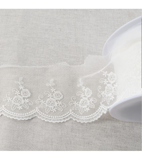 Spool 18m tulle embroidered with shiny scalloped flowers tulle embroidered with shiny scalloped flowers ecru 92mm