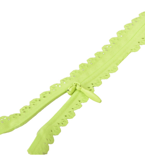 Adjustable non-separable lace closure - bud green