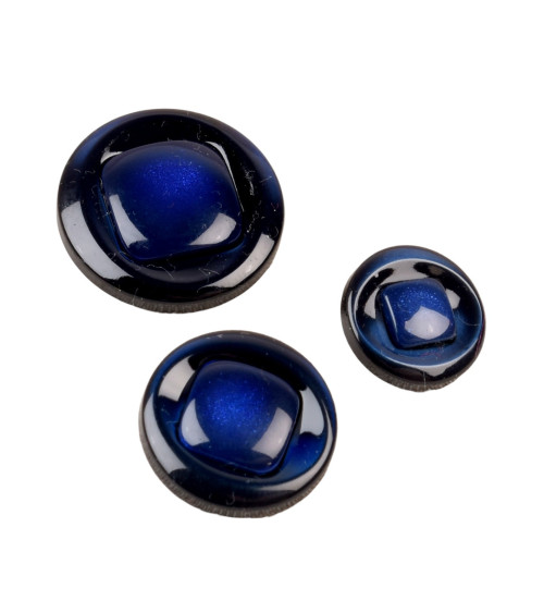 Navy blue round shank button