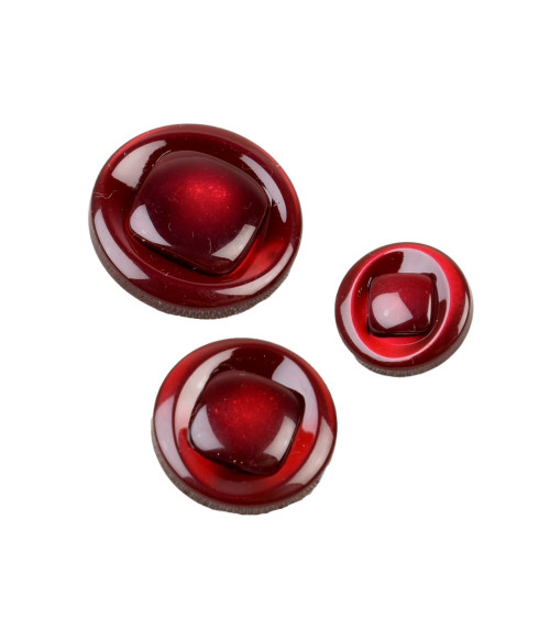 Set of 6 round buttons with red Beaujolais tail