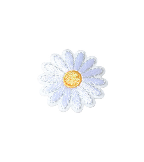 White daisy iron-on patch 3.3cm x 3.3cm