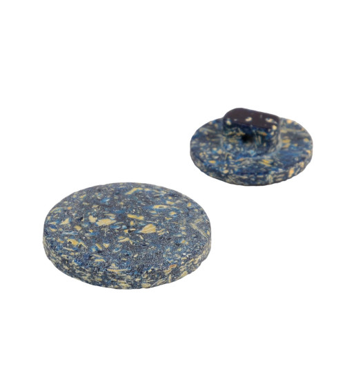 Round button with French blue rice husk tail